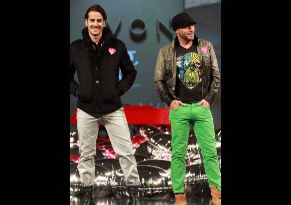 Colprensa-Raúl Palacios - La Cuarta Pasarela Rosa Avon se cumplió en Bogotá y tuvo como protagonistas a los famosos solidarios.