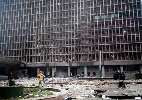 AP - El carrobomba explot&#243; en un complejo de edificios del Gobierno situado en el centro de Oslo.