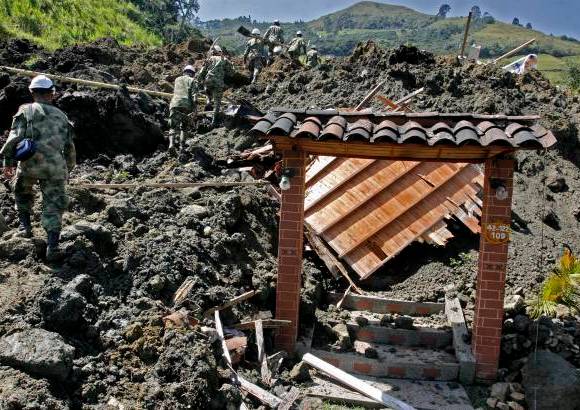 Esteban Vanegas - La mayor&#237;a de los habitantes de esta zona de este municipio del norte del Valle de Aburr&#225; se autoalbergaron en casas de sus familiares, mientras que otros permanecen en un hotel dispuesto por el Clopad.