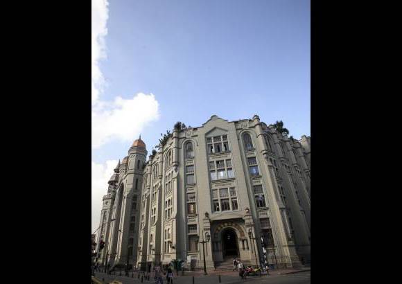 EL COLOMBIANO - El edificio Palacio Nacional fue tambi&#233;n un dise&#241;o del arquitecto belga Agust&#237;n Goovaerts, quien lo defini&#243; como une estilo rom&#225;nico modernizado.