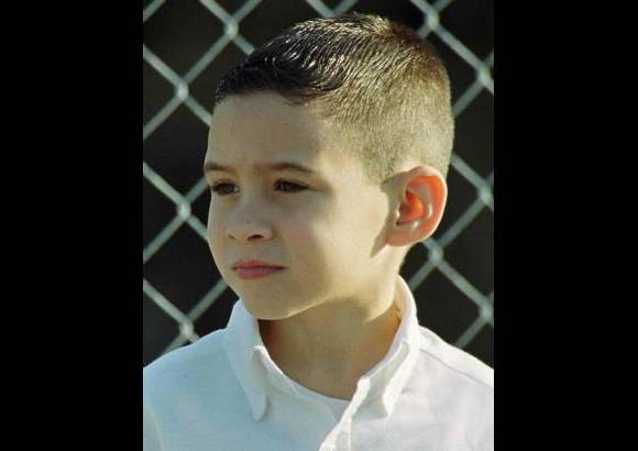 Archivo Reuters - Siendo apenas un niño, Elián fue sacado ilegalmente por su madre hacia Estados Unidos pero la embarcación naufragó. El menor sobrevivió milagrosamente y los pescadores que lo rescataron llevaron a La Florida.