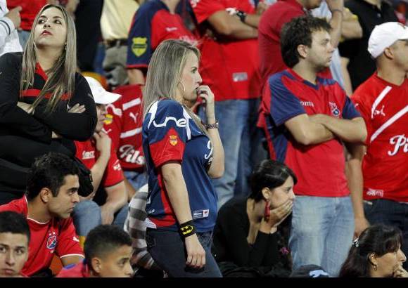 Jaime P&#233;rez - Sufrimiento en la tribuna y ahora a hacer fuerza a la distancia.