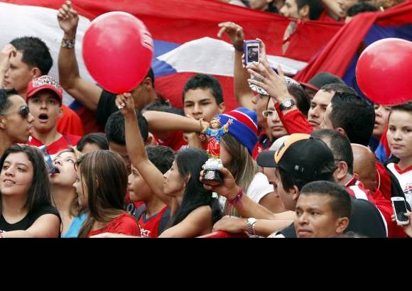 Jaime P&#233;rez - Millonarios alcanz&#243; la estrella 14 al superar en la gran final de la Liga Postob&#243;n II-2012 al Independiente Medell&#237;n. Dram&#225;tica definici&#243;n desde los penaltis despu&#233;s de empatar 0-0 en la ida y 1-1 este domingo.