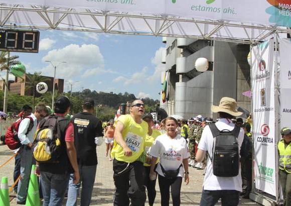 Esteban Jaramillo y Sebastián Salazar - Más de 10 mil competidores se dieron cita en esta histórica cita deportiva que se corría en las modalidades de 5, 10, 21 y 42 kilómetros.