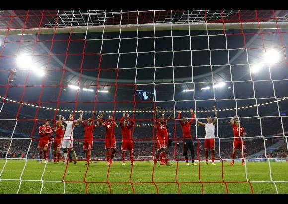 Reuters - El Bayern cerr&#243; la serie con un marcador agregado de 4-2 y sigue encaminado a un doblete en el torneo tras el t&#237;tulo del a&#241;o pasado.