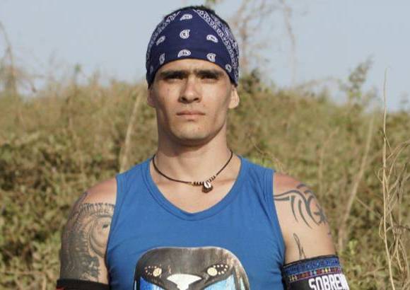 Cortes&#237;a Canal Caracol - Daniel Cort&#233;s. 30 a&#241;os. Medell&#237;n. Tatuador y profesor de Artes Marciales. No pod&#237;a faltar en un equipo que re&#250;ne las leyendas del Desaf&#237;o &#193;frica el origen. Un destacado competidor pero pol&#233;mico y conflictivo. Dice que vuelve al Desaf&#237;o &#193;frica a ganar. Sus fortalezas son la fuerza, la agilidad y las pruebas mentales.