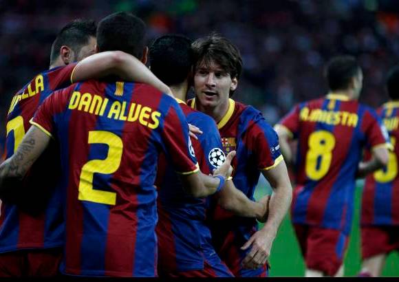 Reuters - No sólo arrastró marcas facilitar el trabajo de sus compañeros, sino que además condujo la pelota una y otra vez a posiciones ofensivas ante la impotencia del centro del campo de United, desbordado por el repertorio del mejor futbolista del mundo.