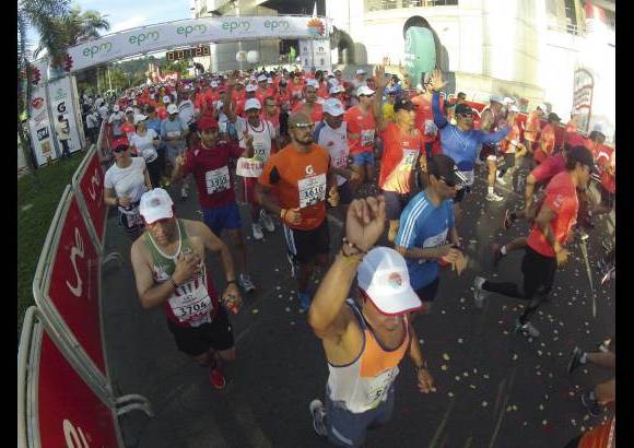 Esteban Jaramillo y Sebastián Salazar - Más de 10 mil competidores se dieron cita en esta histórica cita deportiva que se corría en las modalidades de 5, 10, 21 y 42 kilómetros.