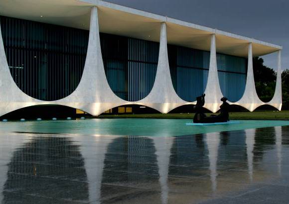 Foto AP - Palacio Presidencial de la Alvorada, en Brasilia, residencia de los mandatarios de Brasil.