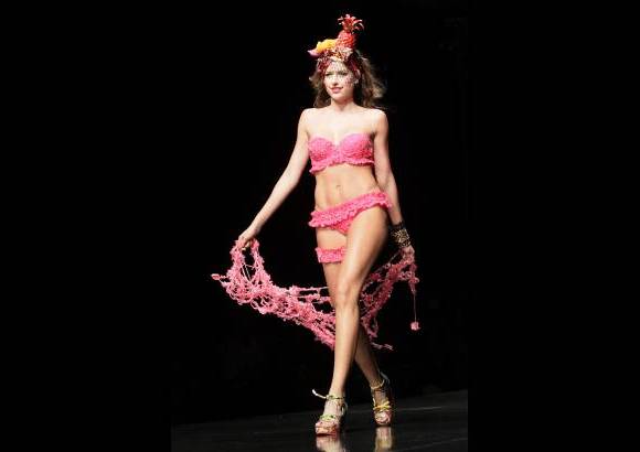 Pablo Andrés Montoya G. - Leonisa vistió de carnaval la edición número 22 de Colombiamoda.