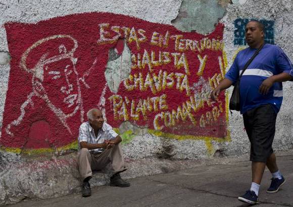 reuters - Los seguidores del presidente de Venezuela, Hugo Chávez, esperan que el Jefe de Estado se recupere del cáncer que padece y por el cual se encuentra en La Habana, Cuba. Caracas está inundada de mensajes de apoyo al líder del país bolivariano.