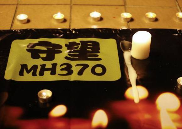 AP - La b&#250;squeda del vuelo perdido MH370 costar&#225; cientos de millones de d&#243;lares y se convertir&#225; en la m&#225;s cara en la historia de la aviaci&#243;n.
