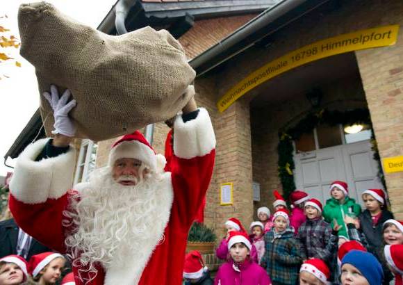 Reuters - En la apertura de la Oficina los niños protagonizaron toda una fiesta.