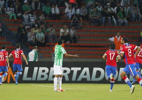 FOTO JAIME P&#201;REZ - El 2-2 ante Nacional de Uruguay dej&#243; en malas condiciones al equipo verde de Antioquia en el Grupo 6 de la Copa Libertadores.