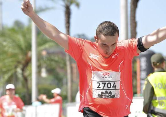 Esteban Jaramillo y Sebasti&#225;n Salazar - M&#225;s de 10 mil competidores se dieron cita en esta hist&#243;rica cita deportiva que se corr&#237;a en las modalidades de 5, 10, 21 y 42 kil&#243;metros.