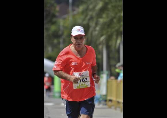 Esteban Jaramillo y Sebasti&#225;n Salazar - M&#225;s de 10 mil competidores se dieron cita en esta hist&#243;rica cita deportiva que se corr&#237;a en las modalidades de 5, 10, 21 y 42 kil&#243;metros.