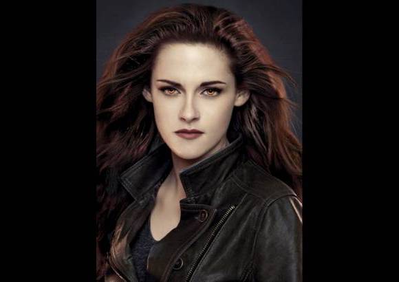 Cortes&#237;a Crep&#250;sculo - Tras el matrimonio con Edward, Bella se entera que est&#225; embarazada, lo que le causa graves problemas a su salud. A punto de morir, Edward convierte a Bella en vampiro tras dar a luz a su primog&#233;nita.
