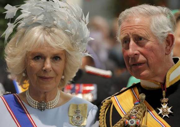 Reuters - Cerca de 2.400 invitados estuvieron presentes en la ceremonia. Entre ellos el príncipe Carlos de Inglaterra y su esposa Camila.