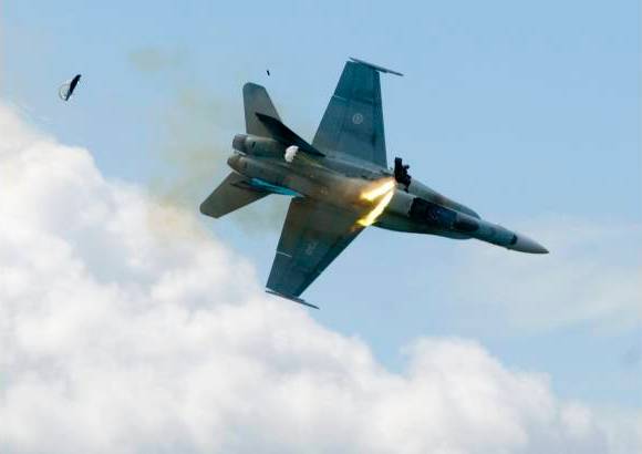 AP - El accidente se di&#243; en un ensayo para la exhibici&#243;n de vuelo del fin de semana en Lethbridge, Canad&#225;.