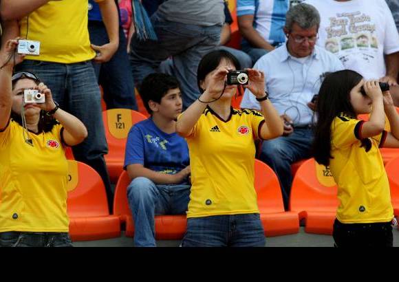 Jaime P&#233;rez - La pasi&#243;n por Colombia se hizo presente en el estadio Atanasio Girardot durante el juego Argentina-Egipto.