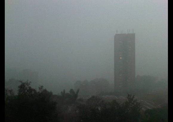 Cortesía David Botero G. - La intensa lluvia, acompañada de granizo y fuertes vientos, paralizó las principales vías de Medellín y parte del Área Metropolitana. Por fortuna, no hubo personas lesionadas.