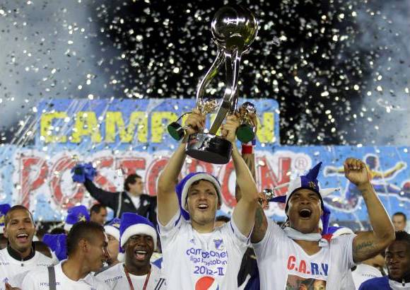 Colprensa - Millonarios alcanz&#243; la estrella 14 al superar en la gran final de la Liga Postob&#243;n II-2012 al Independiente Medell&#237;n. Dram&#225;tica definici&#243;n desde los penaltis despu&#233;s de empatar 0-0 en la ida y 1-1 este domingo.
