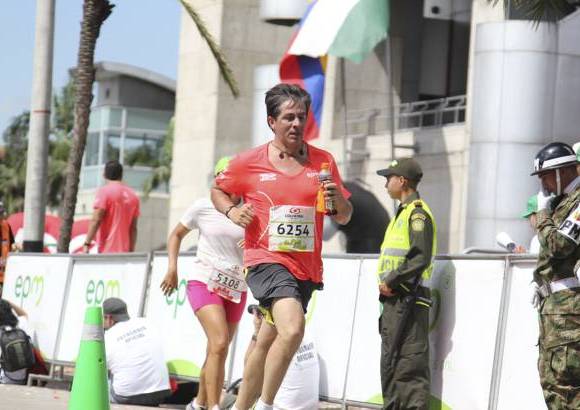 Esteban Jaramillo y Sebastián Salazar - Más de 10 mil competidores se dieron cita en esta histórica cita deportiva que se corría en las modalidades de 5, 10, 21 y 42 kilómetros.