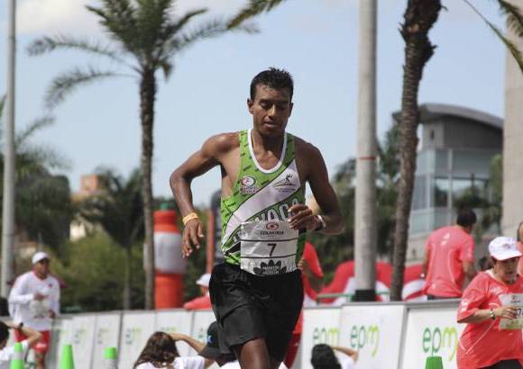 Esteban Jaramillo y Sebastián Salazar - Más de 10 mil competidores se dieron cita en esta histórica cita deportiva que se corría en las modalidades de 5, 10, 21 y 42 kilómetros.