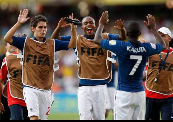 Reuters - Esos 30 minutos de alargue fueron apoteósicos, con dos equipos que se enfrascaron en un envite de franco juego ofensivo.