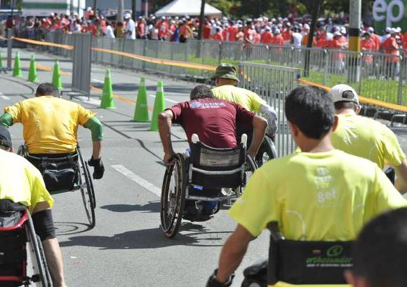 Esteban Jaramillo y Sebastián Salazar - Más de 10 mil competidores se dieron cita en esta histórica cita deportiva que se corría en las modalidades de 5, 10, 21 y 42 kilómetros