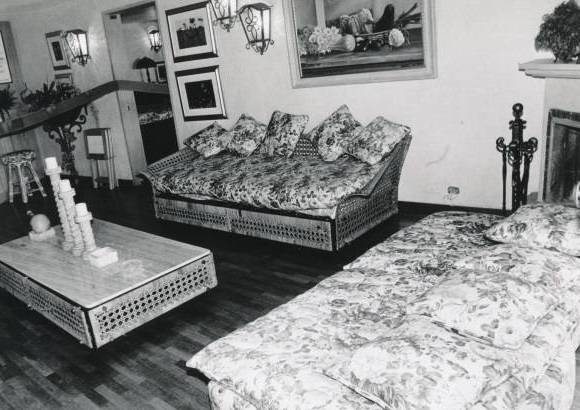 FOTO ARCHIVO EL COLOMBIANO - El 19 de junio de 1991, tras una anunciada negociaci&#243;n, Pablo Escobar se entrega a las autoridades colombianas para ser recluido en La Catedral; la c&#225;rcel llena de lujos construida por el mismo capo, que eran disfrutados a placer por &#233;l y sus sicarios.