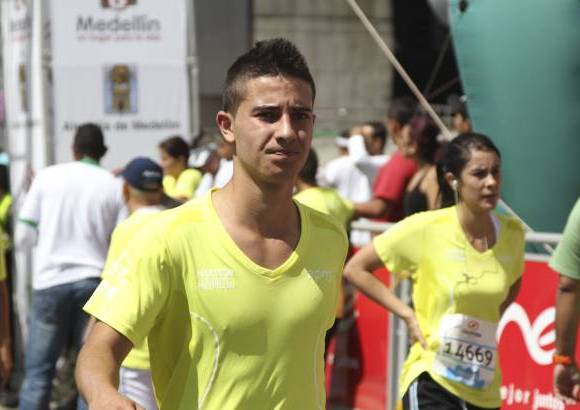 Esteban Jaramillo y Sebastián Salazar - Más de 10 mil competidores se dieron cita en esta histórica cita deportiva que se corría en las modalidades de 5, 10, 21 y 42 kilómetros.