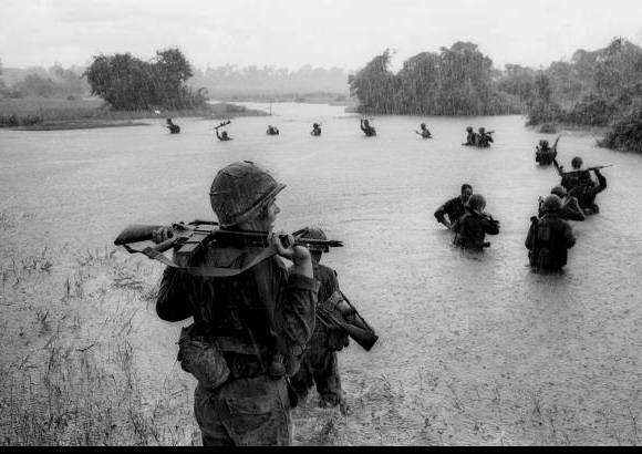 AP - Vietnam se ha convertido en una econom&#237;a emergente desde que abraz&#243; el libre comercio en 1986.
