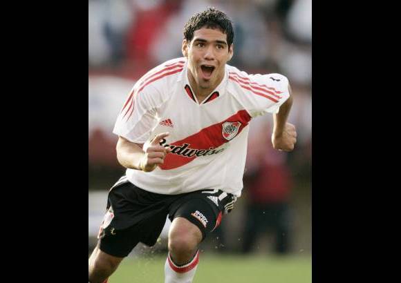 Reuters - En el a&#241;o 2001, Radamel fue fichado por el River Plate de Argentina.