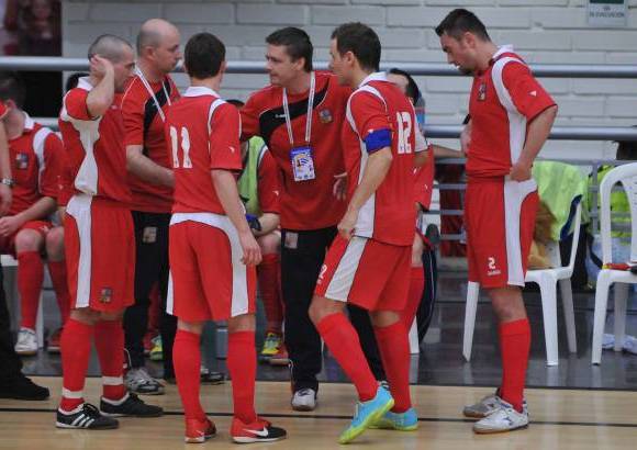 Cortes&#237;a - Los checos analizan el juego ante los mexicanos. En los otros dos juegos de la fecha, en Villavicencio, Per&#250; derrot&#243; 3-2 a Uruguay y Catalu&#241;a super&#243; 4-3 a Canad&#225;. El Grupo A jug&#243; el martes en la noche.