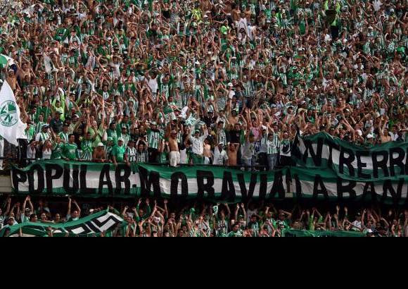 Jaime P&#233;rez - Las banderas, los c&#225;nticos y los m&#225;s importante, la gente, volvieron a inundar de fiesta al Atanasio Girardot. En total 40.022 personas asistieron al estadio.