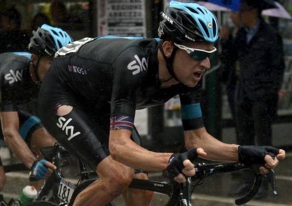 AP - Bradley Wiggins (Sky) sufri&#243; como un condenado en la etapa llena de lluvia.