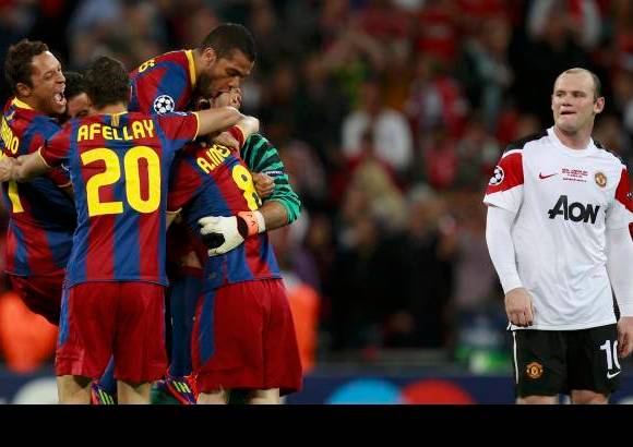 Reuters - Xavi Hernández, Andrés Iniesta y Messi hicieron de las suyas en el centro del campo, obligando a los jugadores de United a correr detrás de la pelota. El surcoreano Park Ji Sung, un mediocampista con dinamismo y llegada, se vio limitado a un papel de perro de caza con Messi como blanco principal.