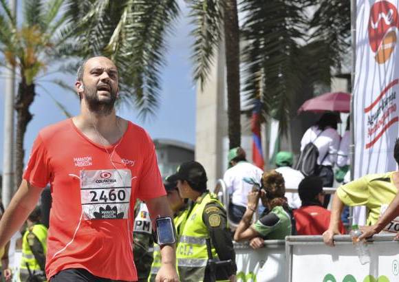 Esteban Jaramillo y Sebasti&#225;n Salazar - M&#225;s de 10 mil competidores se dieron cita en esta hist&#243;rica cita deportiva que se corr&#237;a en las modalidades de 5, 10, 21 y 42 kil&#243;metros.