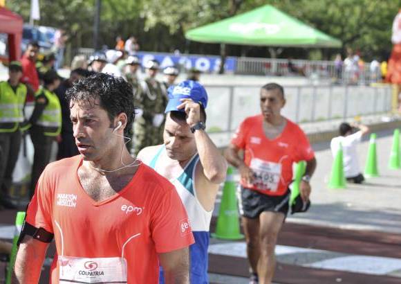 Esteban Jaramillo y Sebasti&#225;n Salazar - M&#225;s de 10 mil competidores se dieron cita en esta hist&#243;rica cita deportiva que se corr&#237;a en las modalidades de 5, 10, 21 y 42 kil&#243;metros.