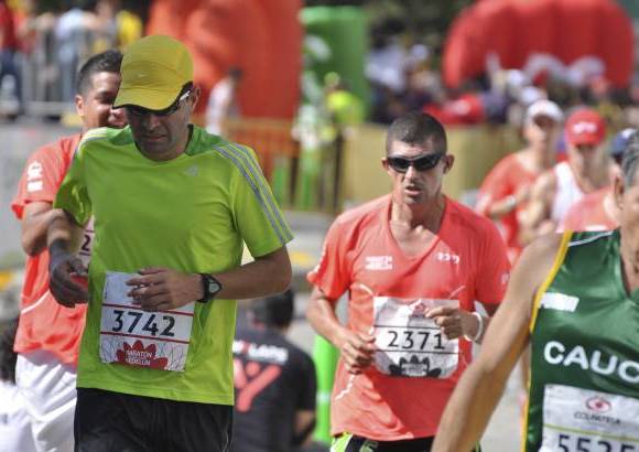 Esteban Jaramillo y Sebasti&#225;n Salazar - M&#225;s de 10 mil competidores se dieron cita en esta hist&#243;rica cita deportiva que se corr&#237;a en las modalidades de 5, 10, 21 y 42 kil&#243;metros.