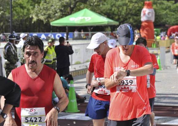 Esteban Jaramillo y Sebasti&#225;n Salazar - M&#225;s de 10 mil competidores se dieron cita en esta hist&#243;rica cita deportiva que se corr&#237;a en las modalidades de 5, 10, 21 y 42 kil&#243;metros.