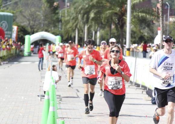 Esteban Jaramillo y Sebasti&#225;n Salazar - M&#225;s de 10 mil competidores se dieron cita en esta hist&#243;rica cita deportiva que se corr&#237;a en las modalidades de 5, 10, 21 y 42 kil&#243;metros.
