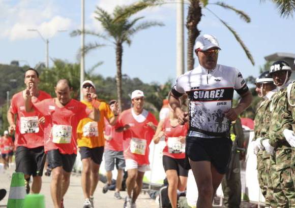 Esteban Jaramillo y Sebasti&#225;n Salazar - M&#225;s de 10 mil competidores se dieron cita en esta hist&#243;rica cita deportiva que se corr&#237;a en las modalidades de 5, 10, 21 y 42 kil&#243;metros.