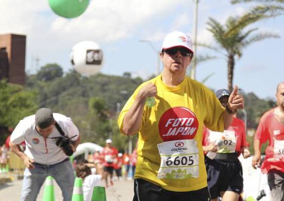 Esteban Jaramillo y Sebasti&#225;n Salazar - M&#225;s de 10 mil competidores se dieron cita en esta hist&#243;rica cita deportiva que se corr&#237;a en las modalidades de 5, 10, 21 y 42 kil&#243;metros.