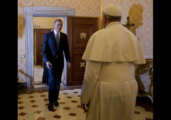 AP - "Es maravilloso conocerle. Muchas gracias", dijo un Obama feliz, que se manifestó honrado por volver a estar en el Vaticano.