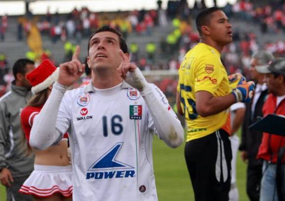 Colprensa - Los dirigidos por Pompilio P&#225;ez vencieron a Santa Fe 2-1 en el estadio Nemesio Camacho El Camp&#237;n permitiendo as&#237; revalidar la instancia definitiva vivida en 2009 ante Junior.
