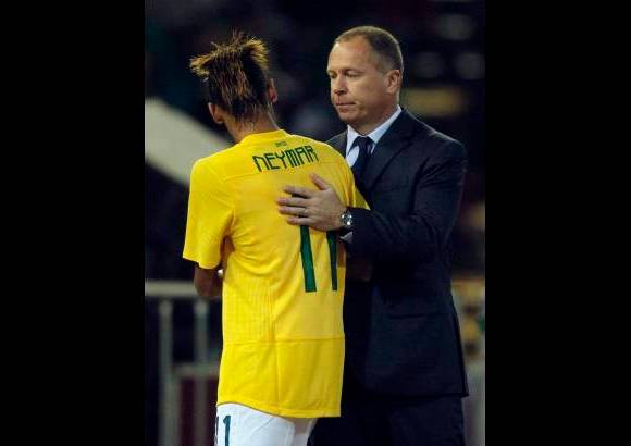 Reuters - &quot;Necesit&#225;bamos una buena actuaci&#243;n como la de este mi&#233;rcoles, la mejor del torneo para nosotros. Pero hay que mejorar, siempre hay aspectos para corregir&quot;, dijo Mano Menezes, t&#233;cnico de Brasil.