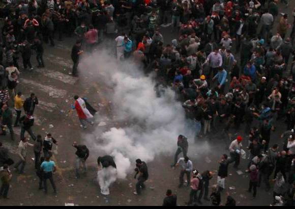 Reuters - La Junta Militar, liderada por el mariscal Husein Tantaui y que dirige el pa&#237;s desde la ca&#237;da del presidente Hosni Mubarak en febrero pasado, ha garantizado el traspaso de poder a los civiles sin precisar una fecha como le exigen los manifestantes desde hace meses.