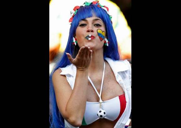 Reuters - Mucho colorido y alegría desde la tribuna.